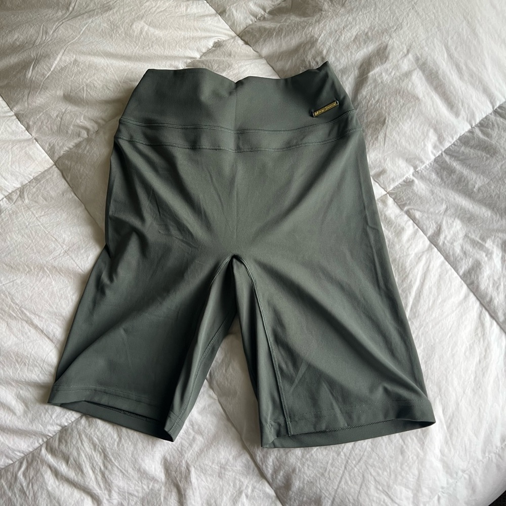 GYMSHARK Whitney Simmons V3 eucalyptus cycling shorts